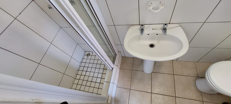 To Let 1 Bedroom Property for Rent in Ferreira Town Eastern Cape